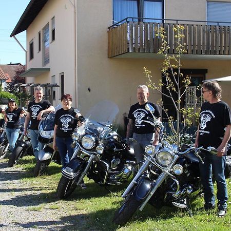 Vronis Ferienwohnungen Muhlingen Luaran gambar