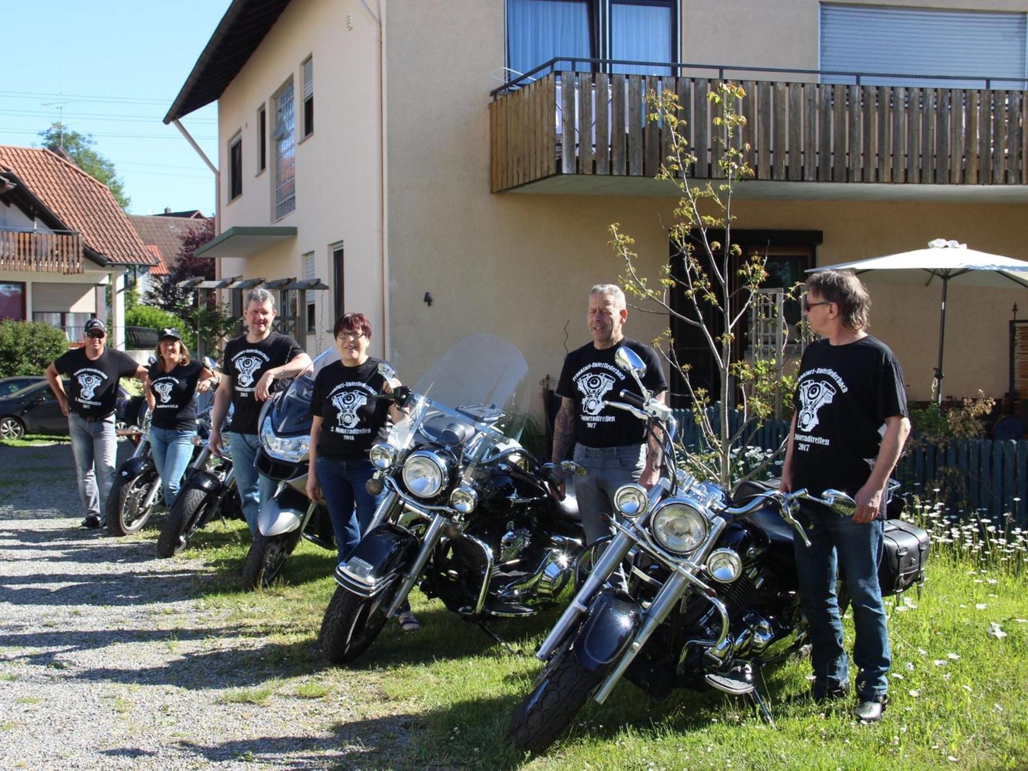 Vronis Ferienwohnungen Muhlingen Luaran gambar